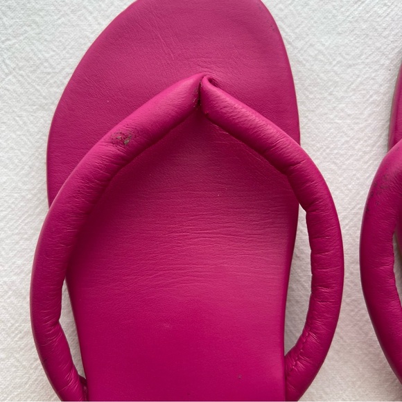 Beek Sunbird Thong Sandals Fuchsia - Picture 5 of 9